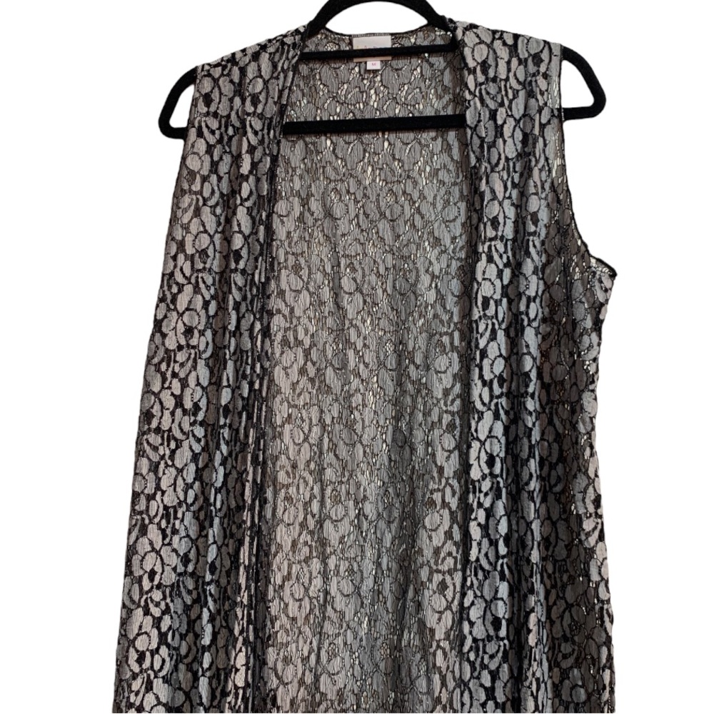 LuLaRoe Joy Black Gray Floral Lace Medium EUC